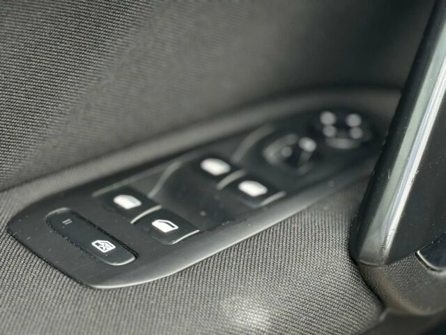 Черный Пежо 308, объемом двигателя 1.6 л и пробегом 255 тыс. км за 8590 $, фото 11 на Automoto.ua