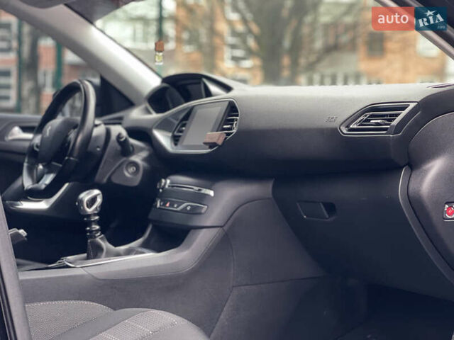 Чорний Пежо 308, об'ємом двигуна 1.6 л та пробігом 153 тис. км за 9200 $, фото 21 на Automoto.ua