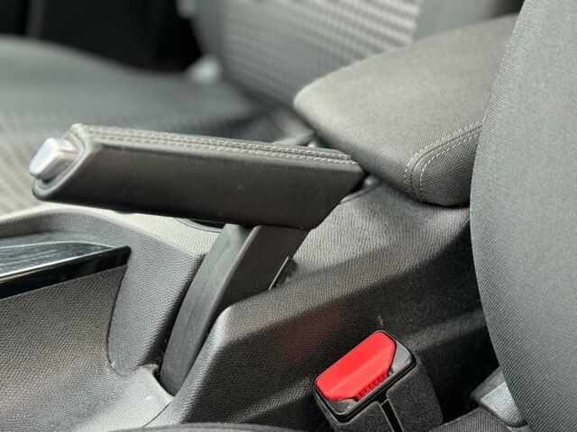 Черный Пежо 308, объемом двигателя 1.6 л и пробегом 255 тыс. км за 8590 $, фото 19 на Automoto.ua