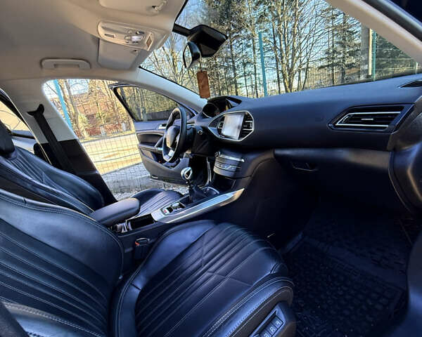 Черный Пежо 308, объемом двигателя 1.56 л и пробегом 200 тыс. км за 10999 $, фото 76 на Automoto.ua