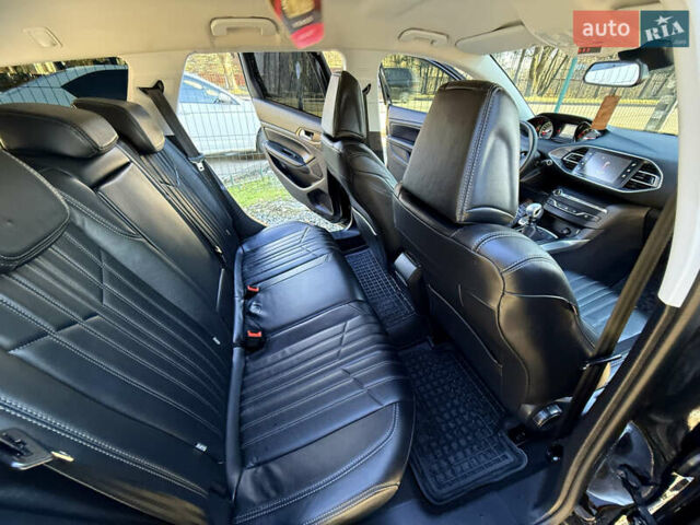 Черный Пежо 308, объемом двигателя 1.56 л и пробегом 200 тыс. км за 10999 $, фото 40 на Automoto.ua