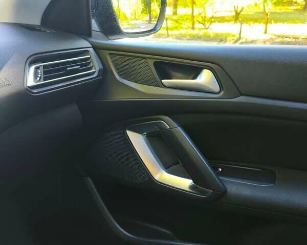 Черный Пежо 308, объемом двигателя 1.56 л и пробегом 221 тыс. км за 9500 $, фото 3 на Automoto.ua