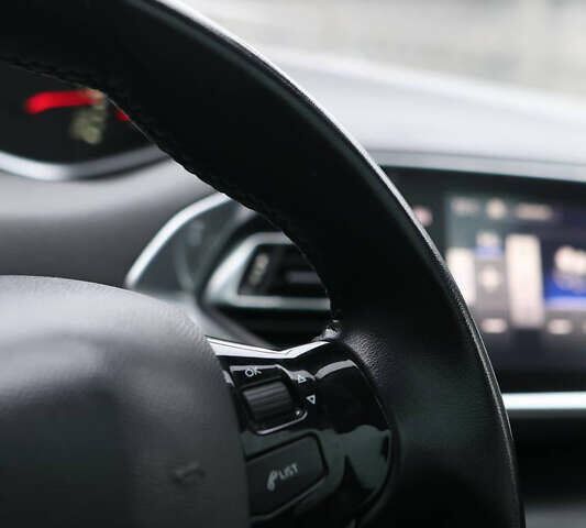 Черный Пежо 308, объемом двигателя 1.56 л и пробегом 279 тыс. км за 7100 $, фото 12 на Automoto.ua