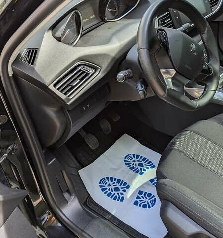 Черный Пежо 308, объемом двигателя 1.56 л и пробегом 230 тыс. км за 10200 $, фото 25 на Automoto.ua