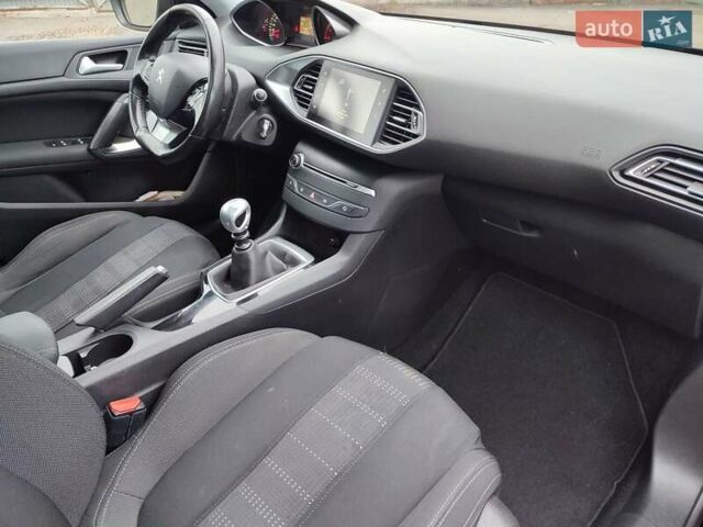 Черный Пежо 308, объемом двигателя 1.56 л и пробегом 180 тыс. км за 5900 $, фото 38 на Automoto.ua