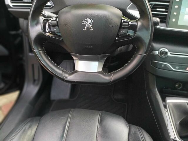 Чорний Пежо 308, об'ємом двигуна 1.6 л та пробігом 184 тис. км за 12000 $, фото 4 на Automoto.ua