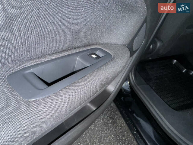 Чорний Пежо 308, об'ємом двигуна 1.6 л та пробігом 180 тис. км за 7800 $, фото 24 на Automoto.ua