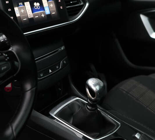 Черный Пежо 308, объемом двигателя 1.56 л и пробегом 279 тыс. км за 7100 $, фото 13 на Automoto.ua