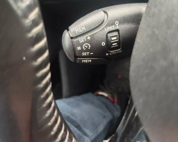 Черный Пежо 308, объемом двигателя 1.6 л и пробегом 178 тыс. км за 9950 $, фото 30 на Automoto.ua