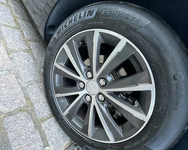 Черный Пежо 308, объемом двигателя 1.56 л и пробегом 232 тыс. км за 9999 $, фото 16 на Automoto.ua