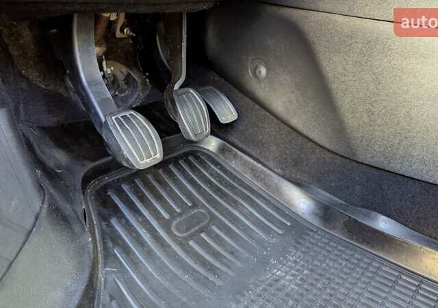 Черный Пежо 308, объемом двигателя 1.6 л и пробегом 270 тыс. км за 7800 $, фото 9 на Automoto.ua