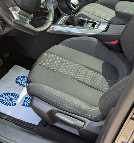 Черный Пежо 308, объемом двигателя 1.56 л и пробегом 230 тыс. км за 10200 $, фото 20 на Automoto.ua