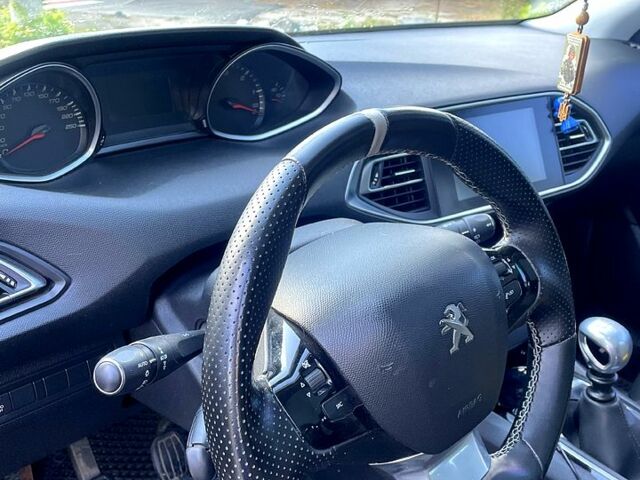 Чорний Пежо 308, об'ємом двигуна 1.6 л та пробігом 324 тис. км за 7700 $, фото 3 на Automoto.ua