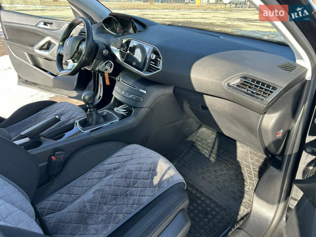 Чорний Пежо 308, об'ємом двигуна 1.56 л та пробігом 232 тис. км за 10200 $, фото 12 на Automoto.ua