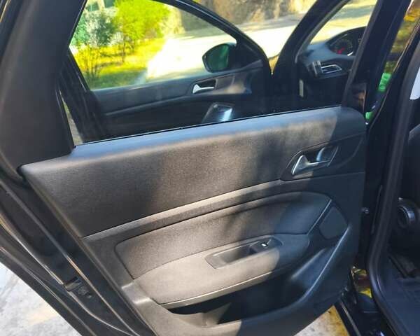 Черный Пежо 308, объемом двигателя 1.56 л и пробегом 221 тыс. км за 9500 $, фото 21 на Automoto.ua