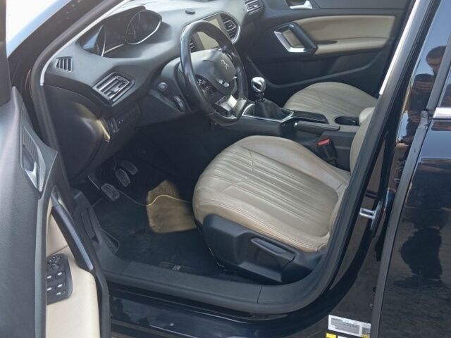 Черный Пежо 308, объемом двигателя 1.6 л и пробегом 193 тыс. км за 4950 $, фото 6 на Automoto.ua