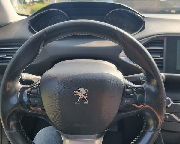 Черный Пежо 308, объемом двигателя 1.56 л и пробегом 200 тыс. км за 9900 $, фото 6 на Automoto.ua