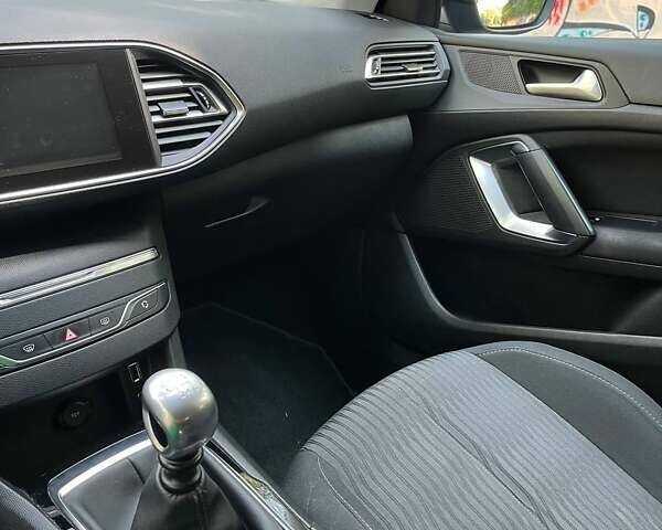 Чорний Пежо 308, об'ємом двигуна 1.56 л та пробігом 191 тис. км за 9900 $, фото 12 на Automoto.ua