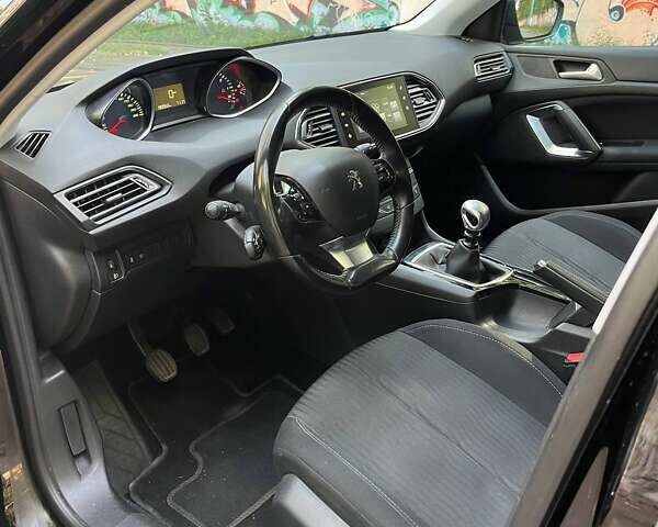 Чорний Пежо 308, об'ємом двигуна 1.56 л та пробігом 191 тис. км за 9900 $, фото 8 на Automoto.ua
