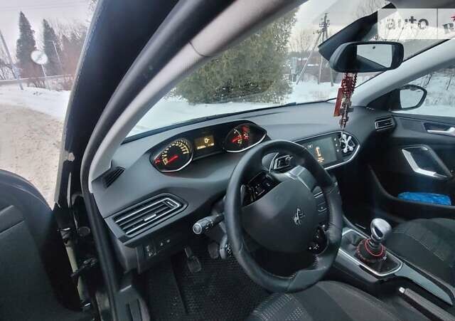 Чорний Пежо 308, об'ємом двигуна 0 л та пробігом 260 тис. км за 9400 $, фото 12 на Automoto.ua