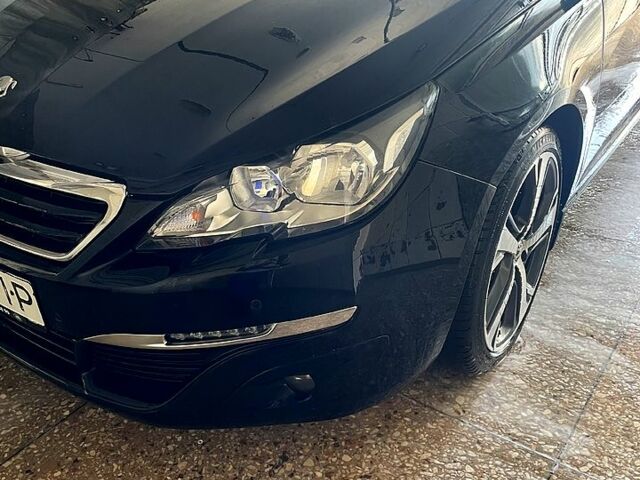 Чорний Пежо 308, об'ємом двигуна 1.6 л та пробігом 324 тис. км за 7700 $, фото 2 на Automoto.ua