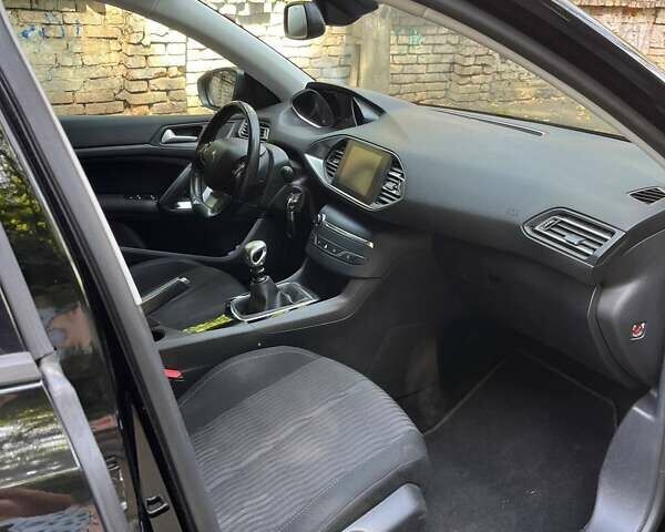 Чорний Пежо 308, об'ємом двигуна 1.56 л та пробігом 191 тис. км за 9900 $, фото 14 на Automoto.ua