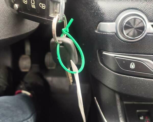 Черный Пежо 308, объемом двигателя 1.6 л и пробегом 178 тыс. км за 9950 $, фото 66 на Automoto.ua