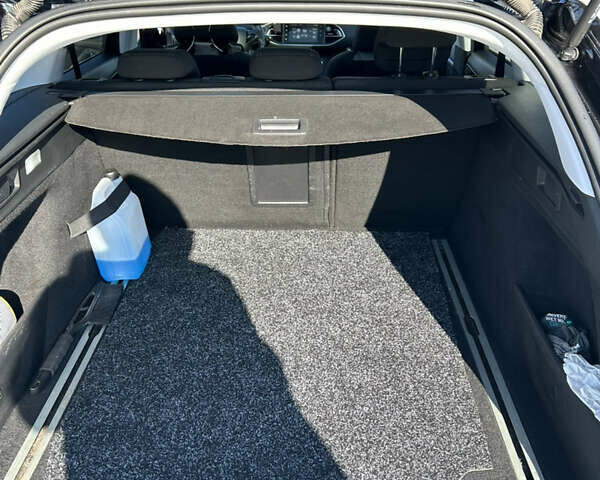 Чорний Пежо 308, об'ємом двигуна 1.56 л та пробігом 232 тис. км за 10200 $, фото 11 на Automoto.ua