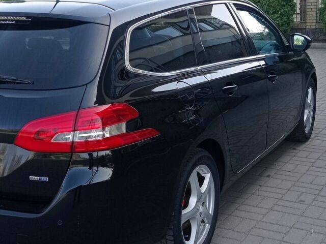Чорний Пежо 308, об'ємом двигуна 1.6 л та пробігом 210 тис. км за 8800 $, фото 4 на Automoto.ua