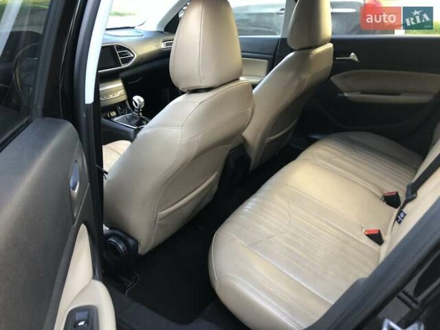 Черный Пежо 308, объемом двигателя 1.56 л и пробегом 190 тыс. км за 6999 $, фото 3 на Automoto.ua