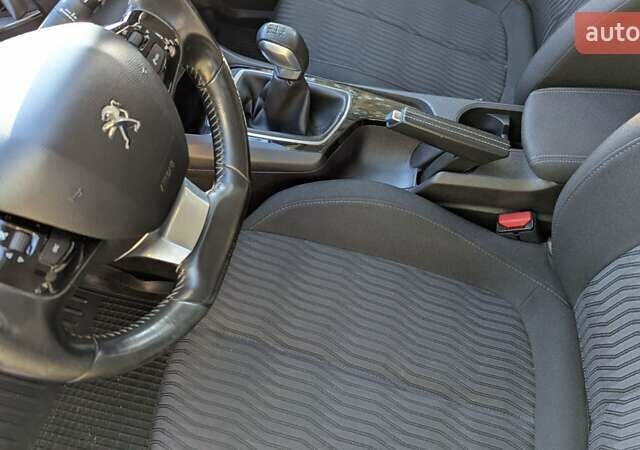 Черный Пежо 308, объемом двигателя 1.6 л и пробегом 270 тыс. км за 7800 $, фото 11 на Automoto.ua