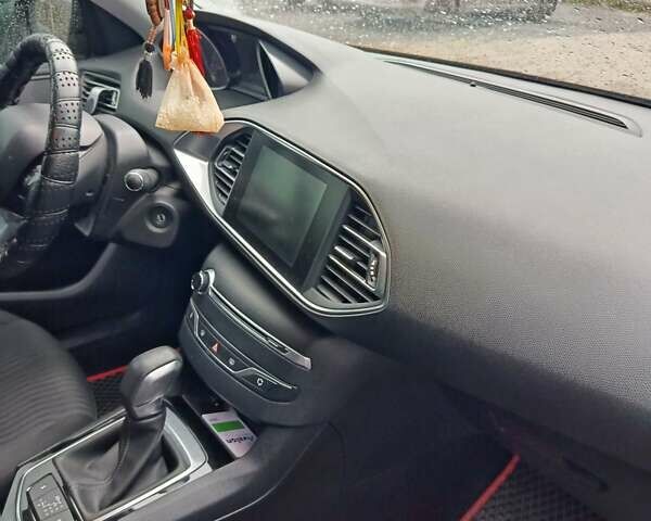 Чорний Пежо 308, об'ємом двигуна 1.56 л та пробігом 163 тис. км за 10400 $, фото 29 на Automoto.ua