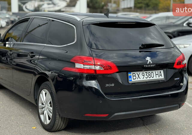 Черный Пежо 308, объемом двигателя 1.56 л и пробегом 277 тыс. км за 10500 $, фото 3 на Automoto.ua
