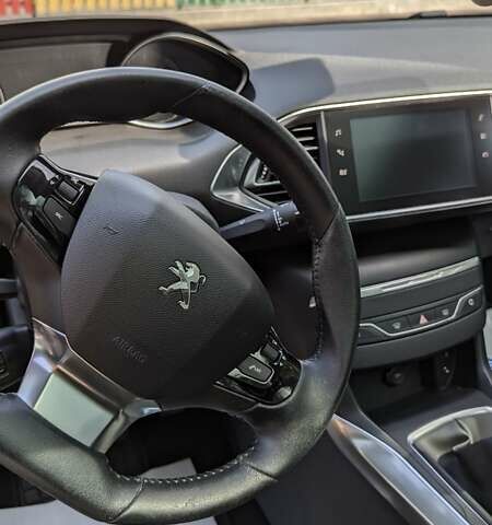 Черный Пежо 308, объемом двигателя 1.56 л и пробегом 230 тыс. км за 10200 $, фото 3 на Automoto.ua