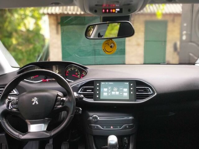 Чорний Пежо 308, об'ємом двигуна 1.6 л та пробігом 184 тис. км за 12000 $, фото 5 на Automoto.ua