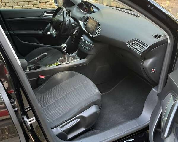 Чорний Пежо 308, об'ємом двигуна 1.56 л та пробігом 191 тис. км за 9900 $, фото 15 на Automoto.ua