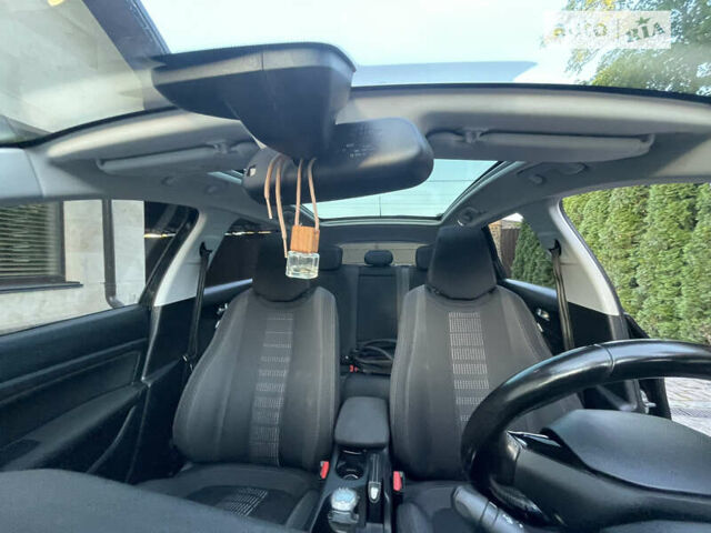 Черный Пежо 308, объемом двигателя 1.56 л и пробегом 232 тыс. км за 9999 $, фото 10 на Automoto.ua