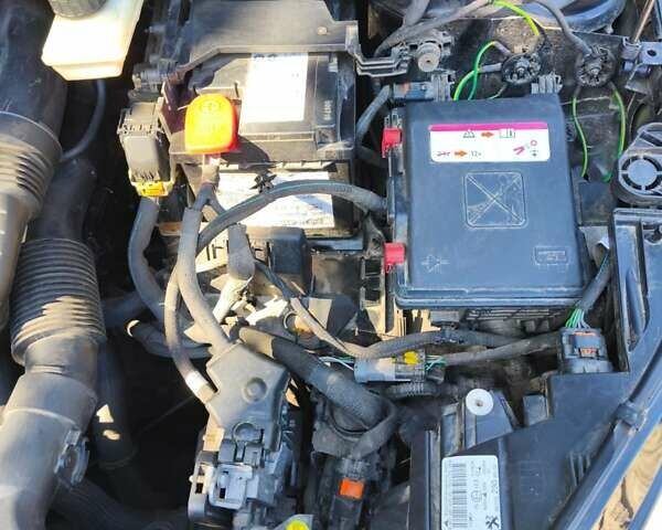 Черный Пежо 308, объемом двигателя 1.56 л и пробегом 221 тыс. км за 9500 $, фото 33 на Automoto.ua