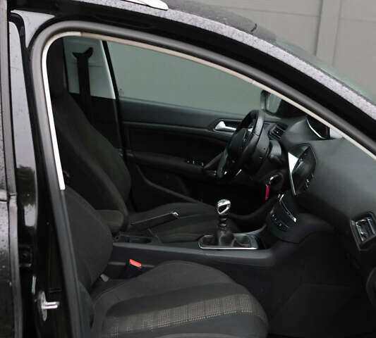 Черный Пежо 308, объемом двигателя 1.56 л и пробегом 279 тыс. км за 7100 $, фото 14 на Automoto.ua