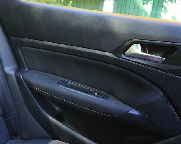 Черный Пежо 308, объемом двигателя 1.56 л и пробегом 221 тыс. км за 9500 $, фото 19 на Automoto.ua