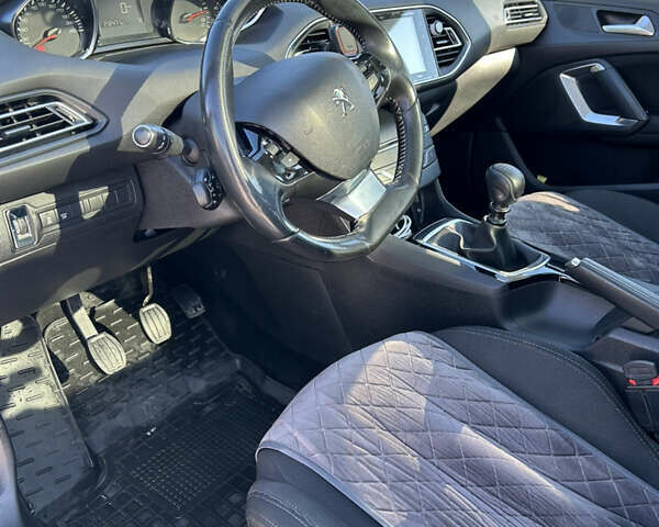 Чорний Пежо 308, об'ємом двигуна 1.56 л та пробігом 232 тис. км за 10200 $, фото 6 на Automoto.ua