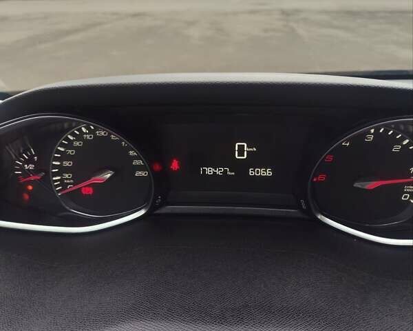 Черный Пежо 308, объемом двигателя 1.6 л и пробегом 178 тыс. км за 9950 $, фото 46 на Automoto.ua