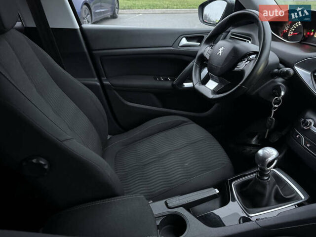 Чорний Пежо 308, об'ємом двигуна 1.6 л та пробігом 180 тис. км за 7800 $, фото 21 на Automoto.ua