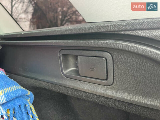 Чорний Пежо 308, об'ємом двигуна 1.6 л та пробігом 153 тис. км за 9200 $, фото 50 на Automoto.ua