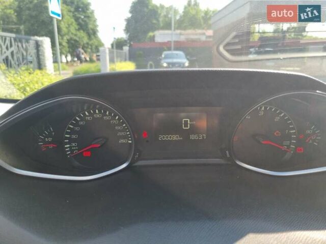 Черный Пежо 308, объемом двигателя 1.56 л и пробегом 200 тыс. км за 9900 $, фото 7 на Automoto.ua