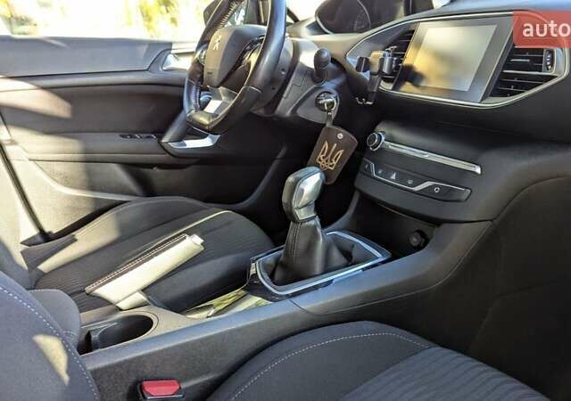 Черный Пежо 308, объемом двигателя 1.6 л и пробегом 270 тыс. км за 7800 $, фото 36 на Automoto.ua