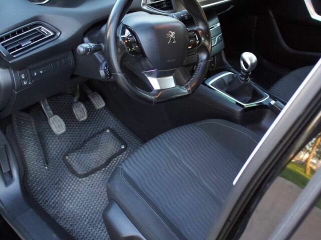 Чорний Пежо 308, об'ємом двигуна 1.6 л та пробігом 310 тис. км за 7500 $, фото 8 на Automoto.ua