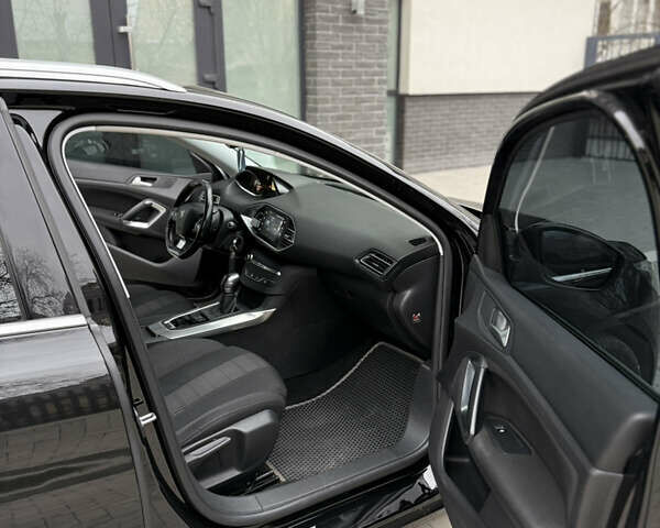 Черный Пежо 308, объемом двигателя 2 л и пробегом 224 тыс. км за 12700 $, фото 20 на Automoto.ua