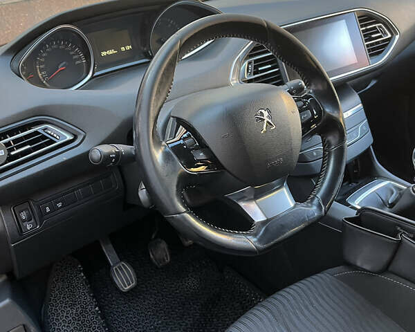 Черный Пежо 308, объемом двигателя 1.56 л и пробегом 284 тыс. км за 9300 $, фото 14 на Automoto.ua