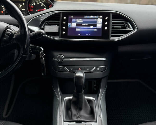 Черный Пежо 308, объемом двигателя 2 л и пробегом 224 тыс. км за 12700 $, фото 14 на Automoto.ua